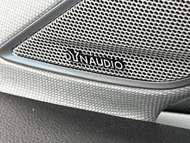 ��Dynaudio�T���E���h�V�X�e��:�n�C�G���h�I�[�f�B�I��僁�[�J�[����|����Ԑ�p�̃v���~�A���X�s�[�J�[�𑕔��B�����̃X�s�[�J�[����A���̗������܂ŕ����鍂�i���ȉ��y�����y���݂��������܂��B