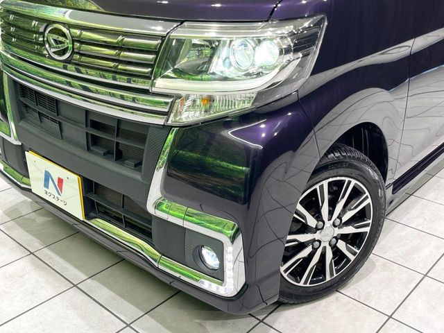 【LEDヘッドライト】悪天候や夜間走行時も良好な視界を確保し安心して運転できる高輝度LEDヘッドライトを装備!点灯速度が早く、消費電力も抑えられています。