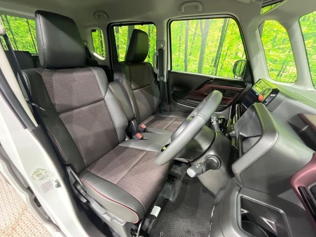 運転席シート廻りは使用感も少なく、良好な状態となっています。丁寧に使われていたことがよくわかりますね。