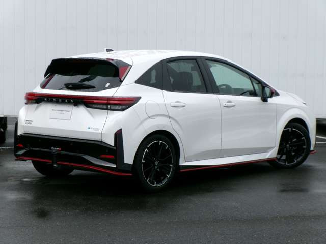 ノートオーラ1.2 NISMO チューンド e-POWER 4WD