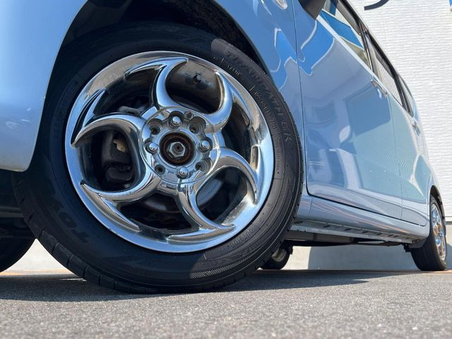 �y14�C���`�A���~�z�C�[���z�O�ςɃ}�b�`�����A���~�z�C�[���𑕒����Ă���܂��B�e��A���~�z�C�[����A�X�^�b�h���X�^�C�����戵�����Ă���܂��B���񂲑��k����������