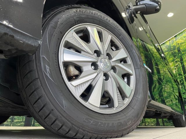 【純正15インチアルミホイール】外観にマッチした純正アルミホイールを装着しております。各種社外アルミホイールや、スタッドレスタイヤも取扱いしております。是非ご相談ください♪