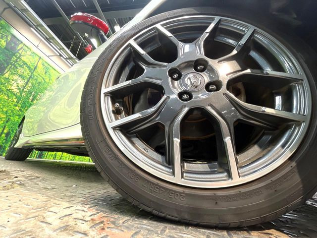 �y����17�C���`�A���~�z�C�[���z�O�ςɃ}�b�`��������17�C���`�A���~�z�C�[���𑕒����Ă���܂��B�e��ЊO�A���~�z�C�[����A�X�^�b�h���X�^�C�����戵�����Ă���܂��B���񂲑��k����������