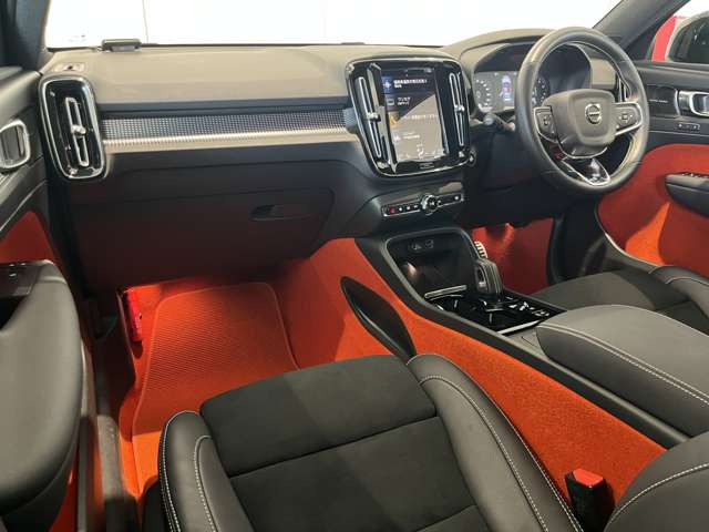 XC40B5 AWD Rデザイン 4WD