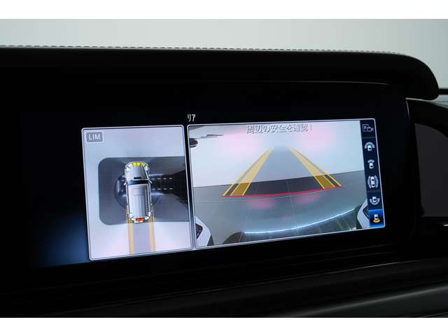 車両周囲を確認できる360&deg;カメラシステムを搭載。大型ボディのG63でも、駐車時や狭い道での取り回しをサポートします。車両周辺を映像で確認できるため、安心感のあるドライビングをお楽しみいただけます。