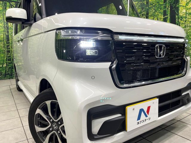 【ダブルファンクションターンランプ付きLEDヘッドライト】人気上昇中のダブルファンクションターンランプを装備!ウィンカーとデイライト&車幅灯を兼用し、特別感のあるエクステリアを演出します。