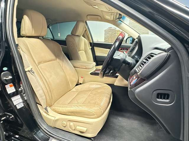 �^�]�Ȃ��L�X�Ƃ��Ă���^�]���₷�������������Ă��܂��������N���[�j���O�����{�ς݂ł��B