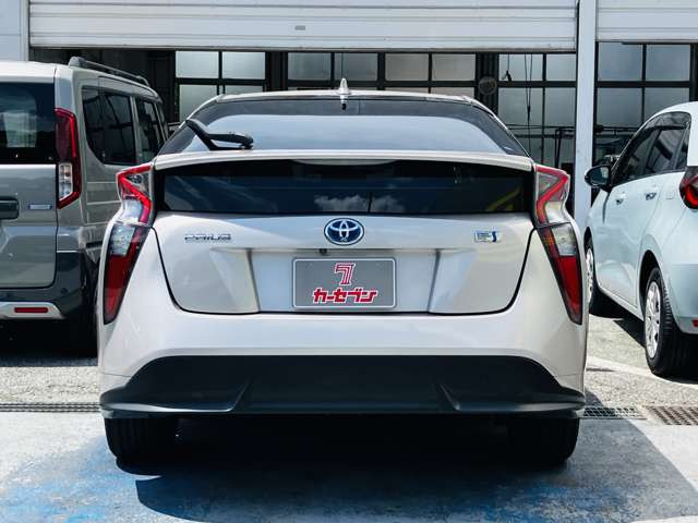 プリウス1.8 S