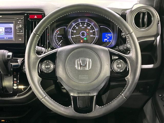 �y�N���[�Y�R���g���[���z�������H�����N���N���s�B�A�N�Z���𗣂��Ă���葬�x�ő��s���ł��A�������^�]���̕��S���y��!�����E�������ȒP�ȃX�C�b�`����Œ����ł��܂��B