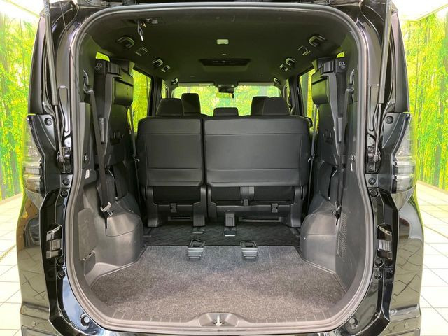 普段のお買い物や通勤、送迎等に十分な荷室スペースを確保しております。セカンドシートを倒すと、大きな荷物の積載も可能です♪