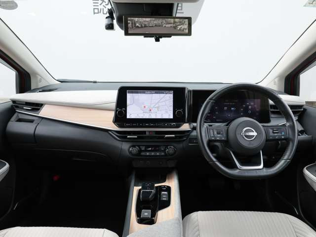 ノートオーラ1.2 G FOUR レザーエディション 4WD