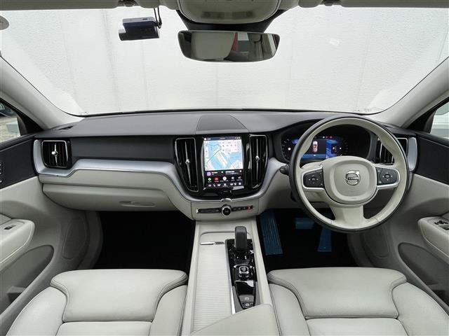 XC60B5 AWD モメンタム 4WD