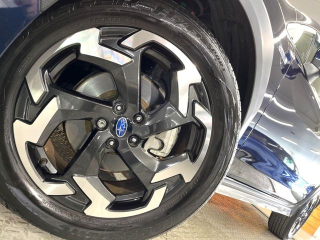 �y����18�C���`�A���~�z�C�[���z�O�ςɃ}�b�`���������A���~�z�C�[���𑕒����Ă���܂��B�e��ЊO�A���~�z�C�[����A�X�^�b�h���X�^�C�����戵�����Ă���܂��B���񂲑��k����������