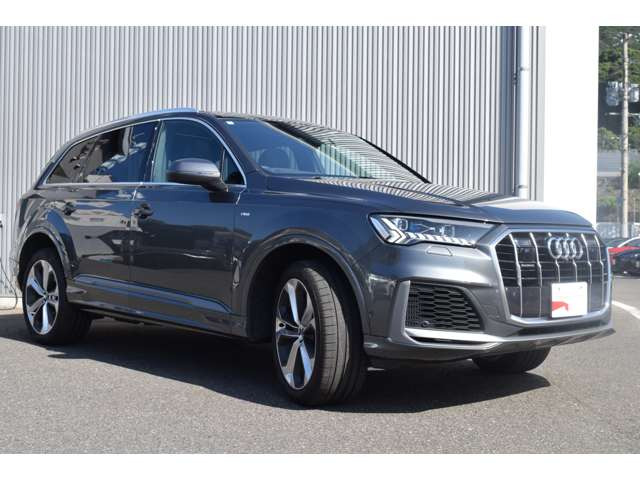 Q755 TFSI クワトロ Sライン 4WD