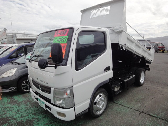 キャンター3.0 ダンプ 全低床 ディーゼル 4WD