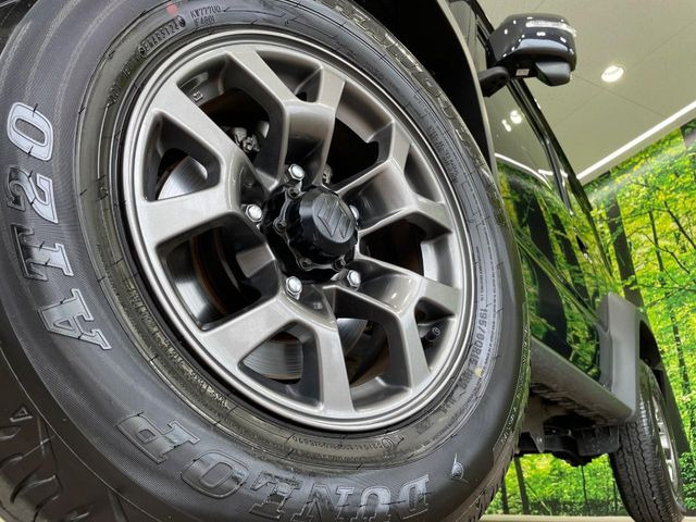 �y����15�C���`�A���~�z�C�[���z�O�ςɃ}�b�`���������A���~�z�C�[���𑕒����Ă���܂��B�e��ЊO�A���~�z�C�[����A�X�^�b�h���X�^�C�����戵�����Ă���܂��B���񂲑��k����������