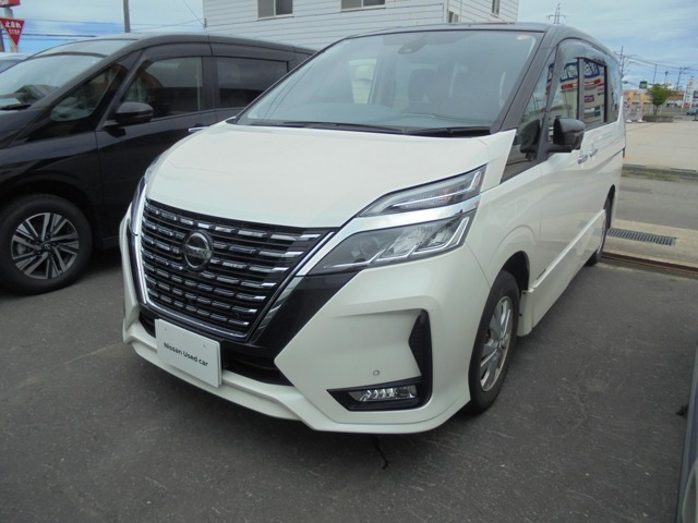 セレナ2.0 ハイウェイスターV 4WD