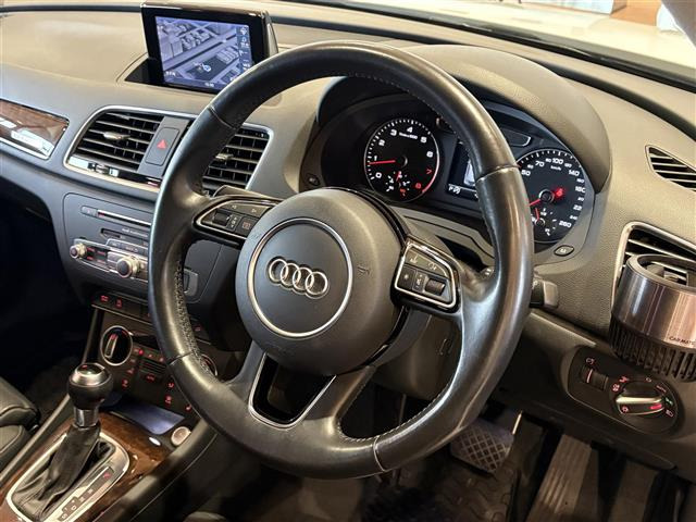 Q32.0 TFSI クワトロ 180PS 4WD