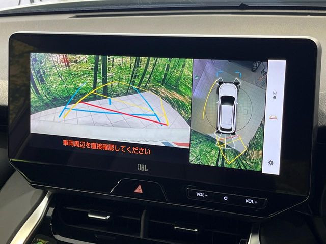 【パノラミックビューモニター】専用のカメラにより、上から見下ろしたような視点で360度クルマの周囲を確認することができます☆死角部分も確認しやすく、狭い場所での切り返しや駐車もスムーズに行えます。