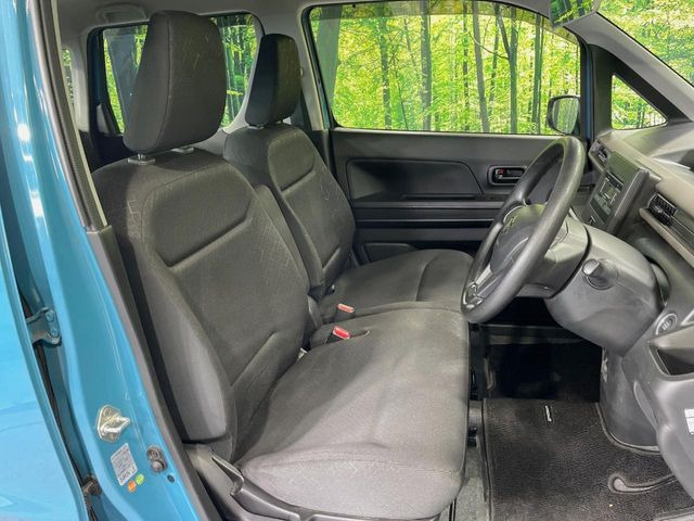 運転席シート廻りは使用感も少なく、良好な状態となっています。丁寧に使われていたことがよくわかりますね。