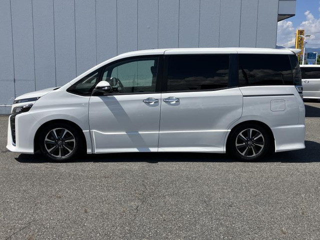 ヴォクシー2.0 ZS