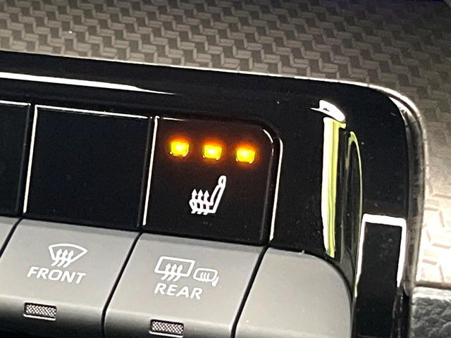 【シートヒーター】寒い日に重宝するシートヒーター!エアコンより早く温まってくれるので寒がりの人も安心ですね♪エアコンの温風は乾燥するから苦手、という方にもをおすすめです。