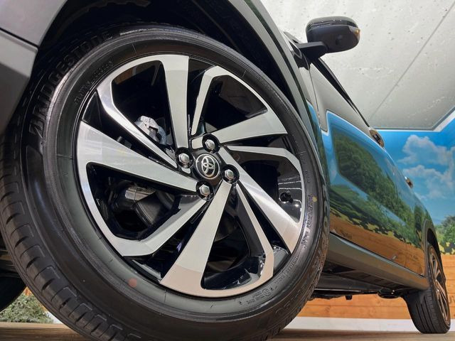 �y�����A���~�z�C�[���z�O�ςɃ}�b�`���������A���~�z�C�[���𑕒����Ă���܂��B�e��ЊO�A���~�z�C�[����A�X�^�b�h���X�^�C�����戵�����Ă���܂��B���񂲑��k����������