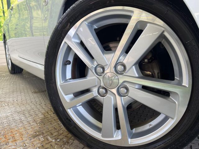 �y����16�C���`�A���~�z�C�[���z�O�ςɃ}�b�`���������A���~�z�C�[���𑕒����Ă���܂��B�e��ЊO�A���~�z�C�[����A�X�^�b�h���X�^�C�����戵�����Ă���܂��B���񂲑��k����������