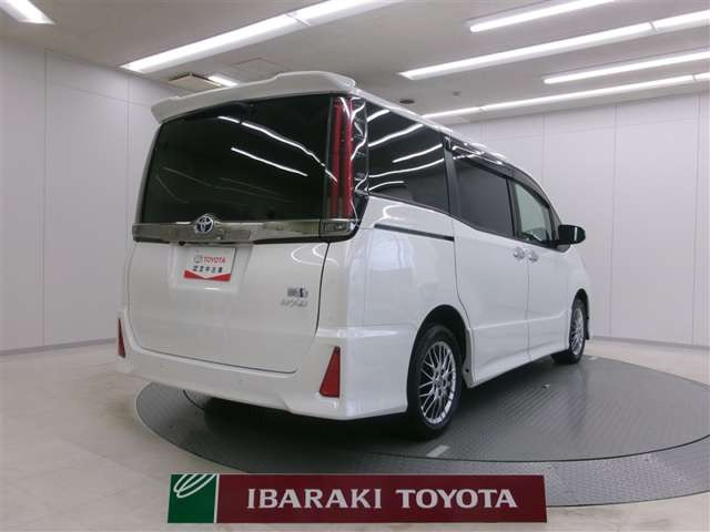 ノア1.8 ハイブリッド Si W×B II