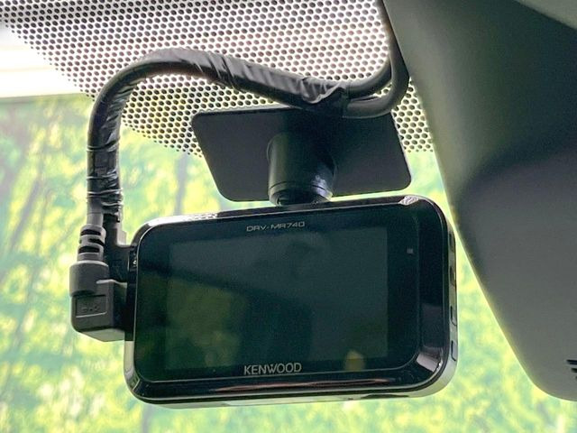 【ドライブレコーダー】ドライブレコーダー装備!走行中はもちろん、あおり運転や事故に遭遇した際、映像で記録し、万一のリスクに備えます。※記録用SDカードはお客様ご自身でご準備いただく必要があります。