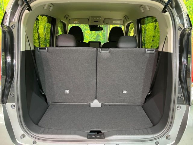 積み下ろしのしやすいデッキにはたっぷりと荷物を積み込んでいただけます。遊びから仕事まで、様々なシーンで頼れます♪