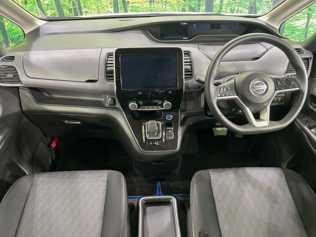 セレナ1.2 e-POWER ハイウェイスターV