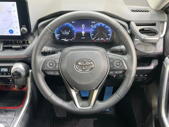 【ステアリングスイッチ】運転中、前方から目線をそらすことなく、オーディオ等の操作が可能な便利機能!安心&快適なドライブを演出してくれます♪