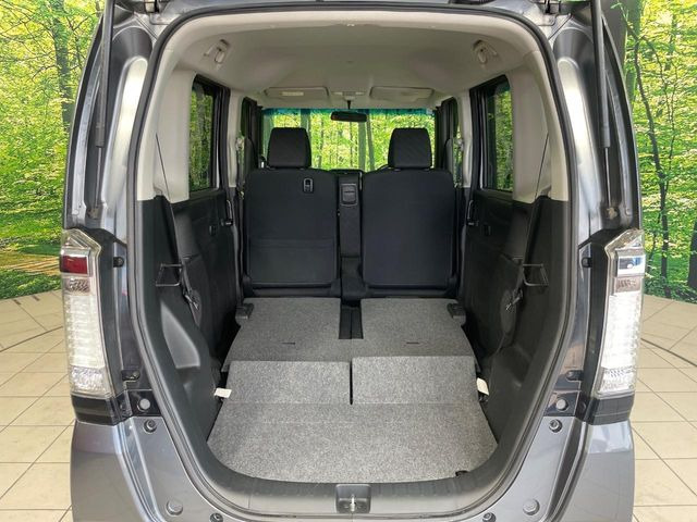 普段のお買い物や通勤、送迎等に十分な荷室スペースを確保しております。セカンドシートを倒すと、大きな荷物の積載も可能です♪