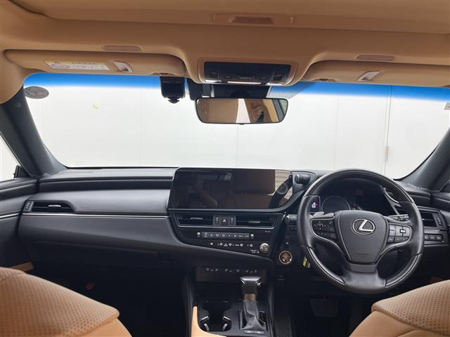 ES300h バージョンL