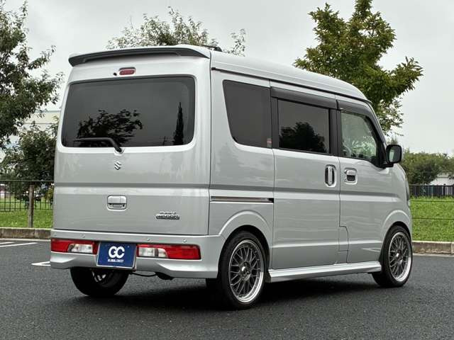 お車の詳細はお電話かメール・LINEにてご対応させて頂きます。遠方のお客様にもご安心してご契約頂けるようにご対応させて頂きます。 お気軽にお問い合わせくださいませ。