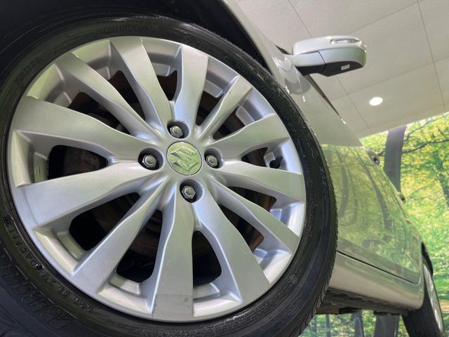 �y����16�C���`�A���~�z�C�[���z�O�ςɃ}�b�`���������A���~�z�C�[���𑕒����Ă���܂��B�e��ЊO�A���~�z�C�[����A�X�^�b�h���X�^�C�����戵�����Ă���܂��B���񂲑��k����������