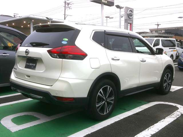 エクストレイル2.0 20X 3列車