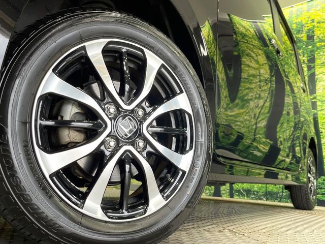 �y����14�C���`�A���~�z�C�[���z�O�ςɃ}�b�`���������A���~�z�C�[���𑕒����Ă���܂��B�e��ЊO�A���~�z�C�[����A�X�^�b�h���X�^�C�����戵�����Ă���܂��B���񂲑��k����������
