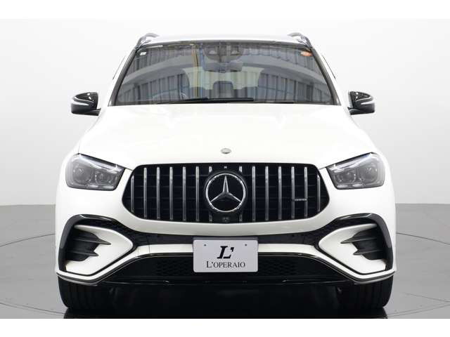 AMG��p�p�i�����J�[�i�O�����������݊��B�_�C�������h�z���C�g�̐[�������A�����I�ȃt�H���������ۗ������܂��B�I�v�V�����J���[�Ȃ�ł͂̏㎿�ȘȂ܂����������������B