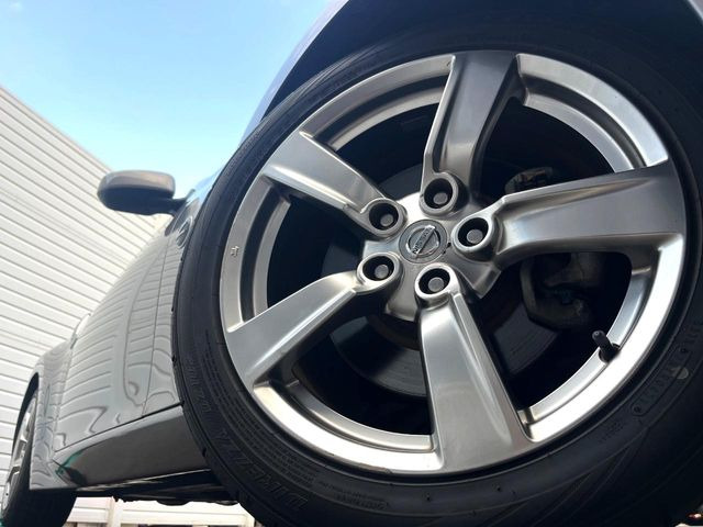 �y18�C���`�A���~�z�C�[���z�O�ςɃ}�b�`�����A���~�z�C�[���𑕒����Ă���܂��B�e��A���~�z�C�[����A�X�^�b�h���X�^�C�����戵�����Ă���܂��B���񂲑��k����������