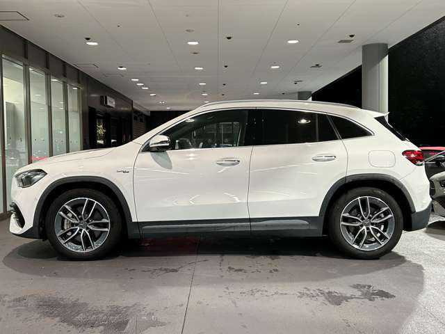 GLAクラスAMG GLA35 4マチック 4WD