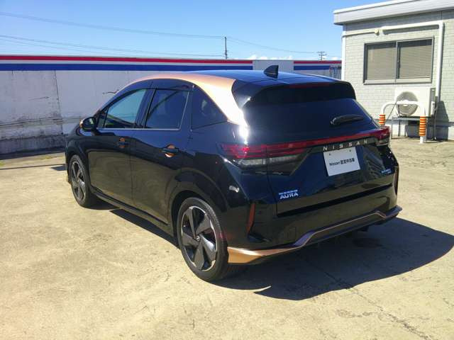 ノートオーラ1.2 G FOUR レザーエディション 4WD