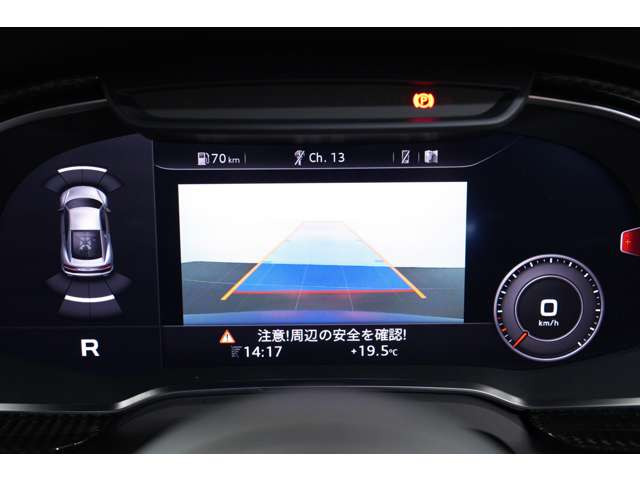 R8�͎ԍ����Ⴍ�A����̎��E�ɂ����肪����܂��̂ŁA�o�b�N�J�������t���Ă���ƒ��Ԃ̍ۂ����S�ł��B���j�^�[�Ō�����m�F���Ȃ��璓�Ԃł��܂��̂ŁA�X�[�p�[�J�[�ł�������g�������₷��1��ɂȂ��Ă��܂��B
