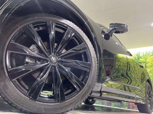 �y�����A���~�z�C�[���z�O�ςɃ}�b�`���������A���~�z�C�[���𑕒����Ă���܂��B�e��ЊO�A���~�z�C�[����A�X�^�b�h���X�^�C�����戵�����Ă���܂��B���񂲑��k����������