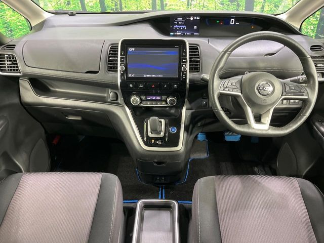 セレナ1.2 e-POWER ハイウェイスターV