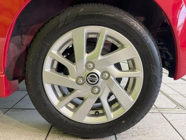 �y����14�C���`�A���~�z�C�[���z�O�ςɃ}�b�`���������A���~�z�C�[���𑕒����Ă���܂��B�e��ЊO�A���~�z�C�[����A�X�^�b�h���X�^�C�����戵�����Ă���܂��B���񂲑��k����������