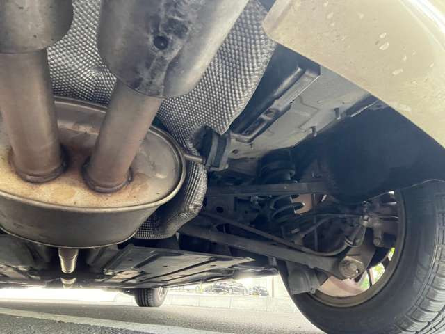 ミニクーペ クーパーSの普段見えにくい車両下部も撮影。気になる点は詳しくご説明します。