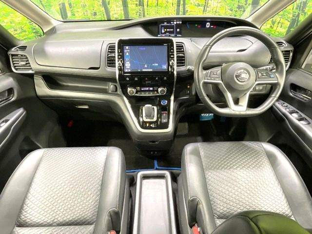セレナ1.2 e-POWER ハイウェイスターV