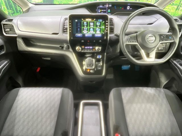 セレナ1.2 e-POWER ハイウェイスターV